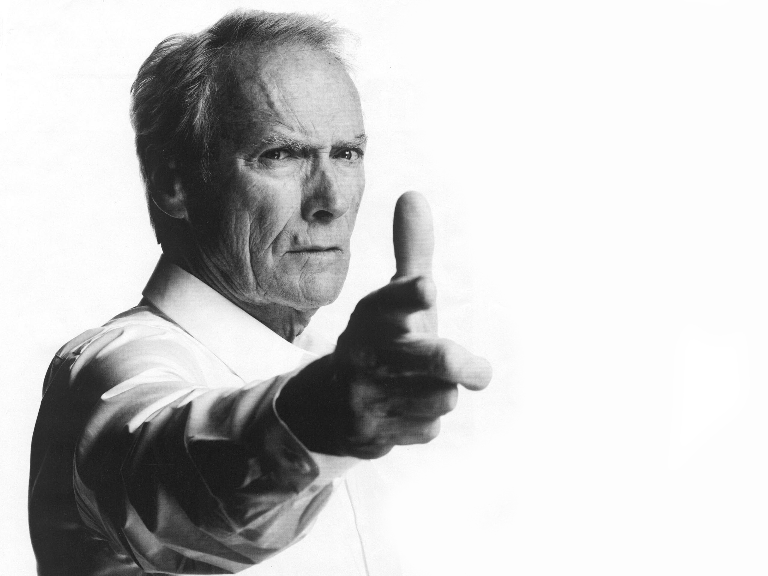 Lire la suite à propos de l’article Portrait Clint Eastwood : Le Héros Solitaire.