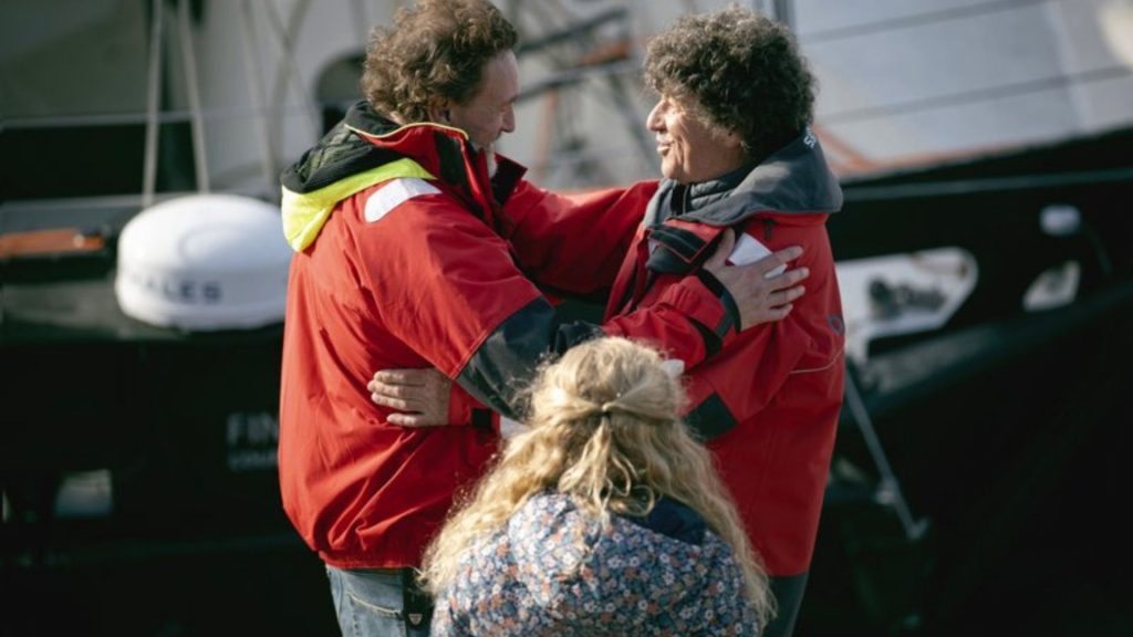 Critique « La vallée des fous » (2024) : Le tour de son monde ! - ScreenTune